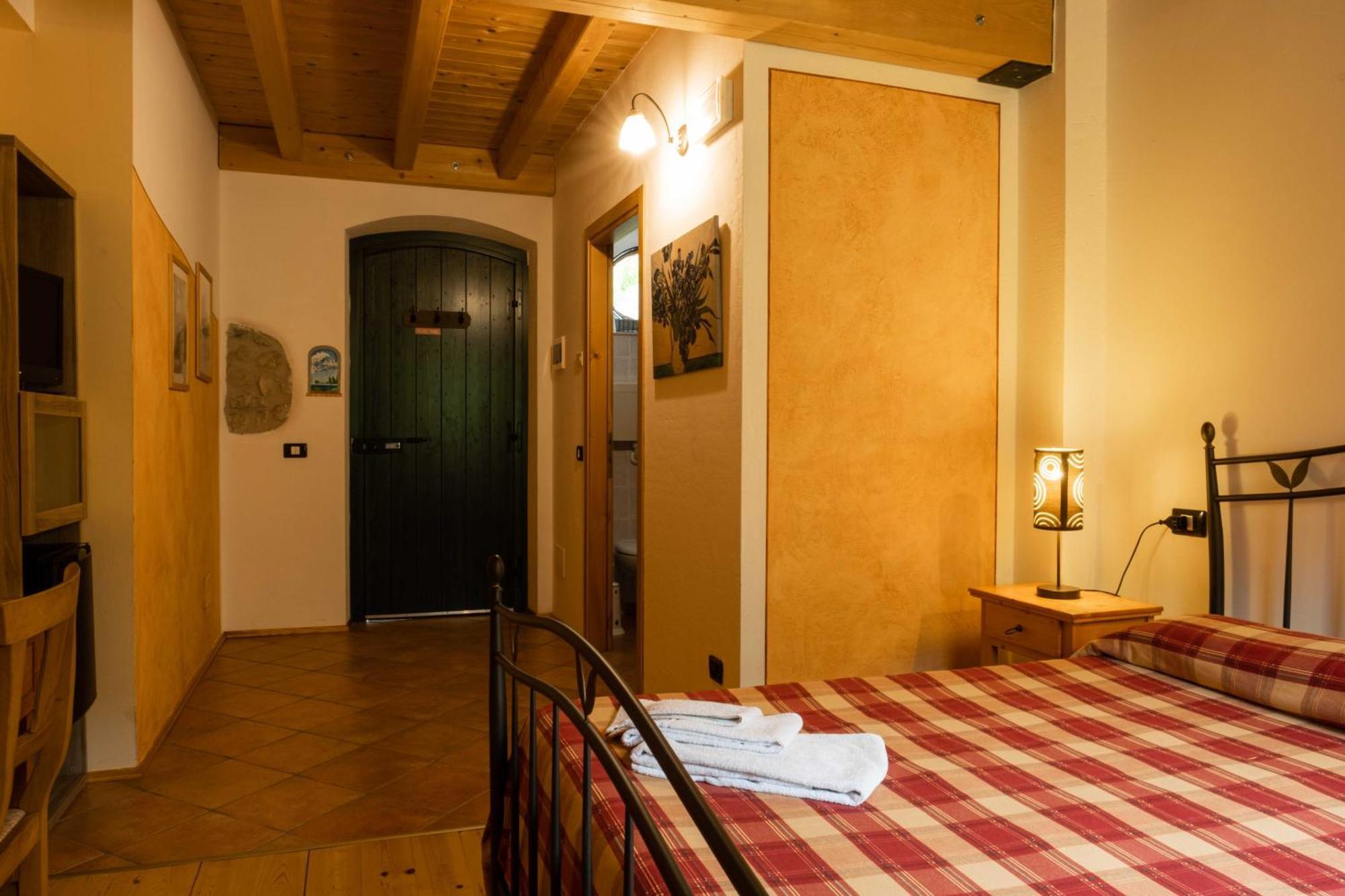 Agriturismo Revena Brentino Belluno Exteriör bild