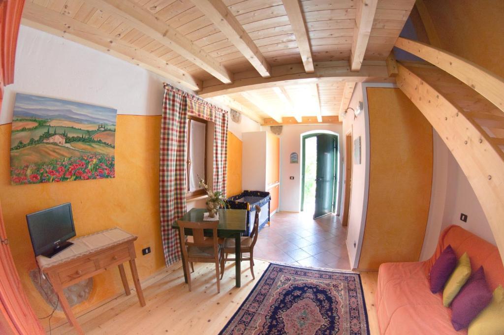 Agriturismo Revena Brentino Belluno Rum bild